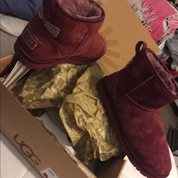 Uggs - Picture 1 of 4